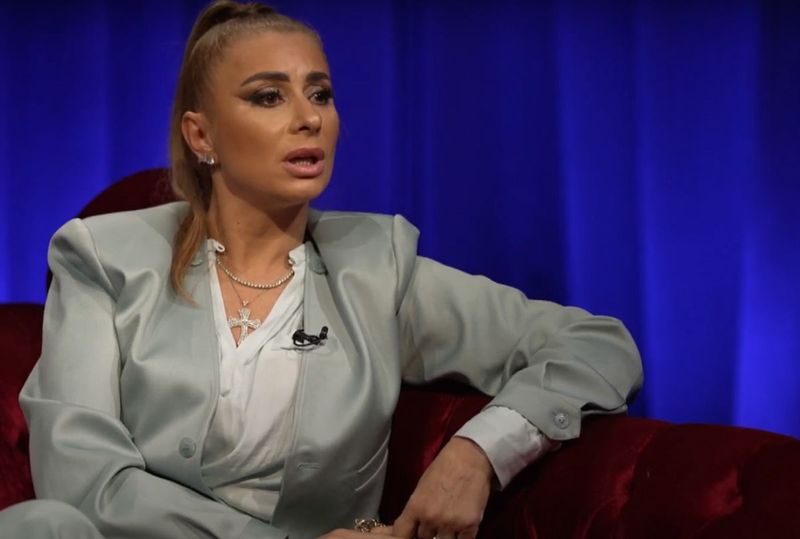anamaria prodan in oglinda