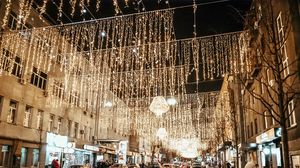 Când se aprind luminițele de Crăciun 2022 în București