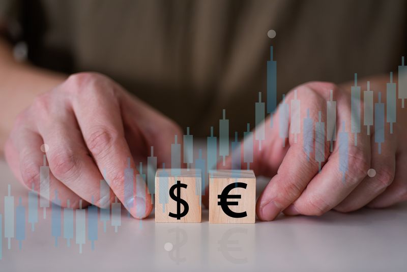Curs valutar BNR, marți, 15 noiembrie 2022