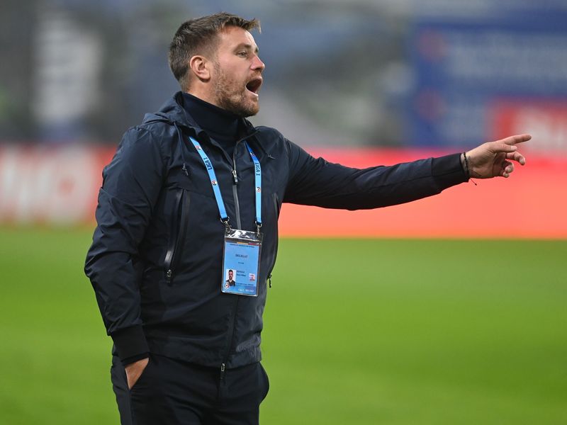 Este oficial! FCSB schimbă antrenorul. Ce se întâmplă cu Pintilii