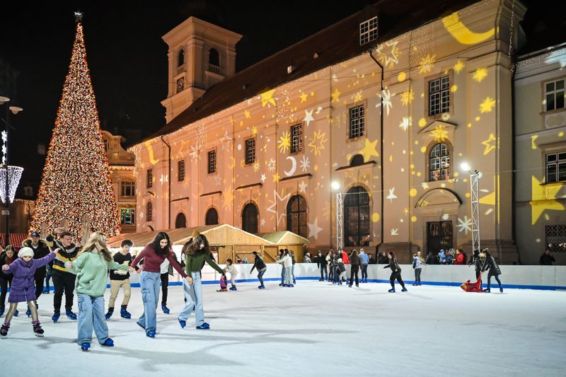 Cum arată Târgul de Crăciun 2022 de la Sibiu. Se numără printre cele mai frumoase târguri de Crăciun din Europa