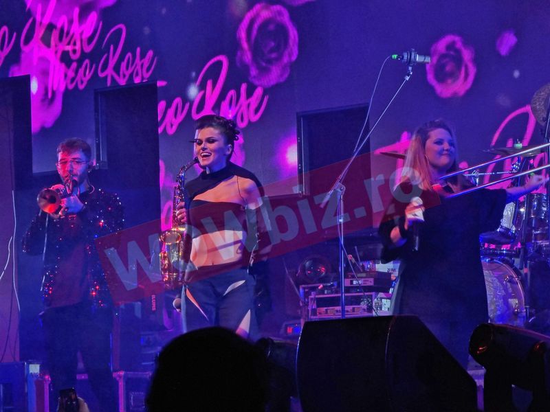  Incendiar! Theo Rose, primul concert după ce s-a aflat că este însărcinată! Tânăra mămică, cu burtica la vedere, a făcut show total | EXCLUSIV