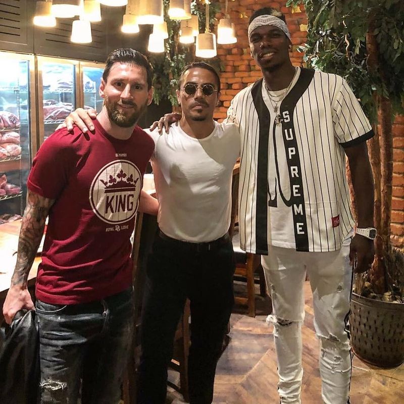 Notă de plată obscenă. Câţi bani au putut să lase Messi şi Pogba la restaurantul lui Salt Bae