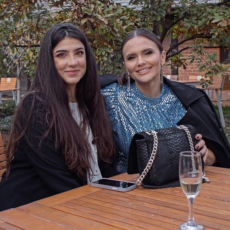 Ștefania și Cristina Șișcanu