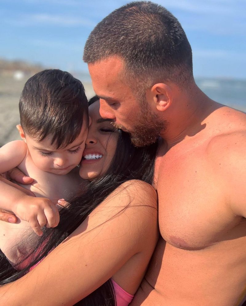 Simina Loica, imaginea emoționantă alături de fiul său și Alex Bobicioiu. Fanii au rămas impresionați: „Poza mea preferată”