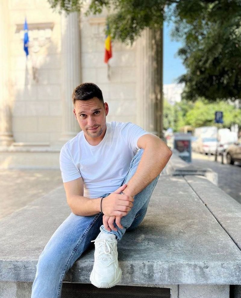 Cine este Vlad Gherman din serialul &bdquo;Lia&rdquo;. T&acirc;nărul și-a &icirc;nceput cariera ca membru &icirc;n trupa LaLa Band