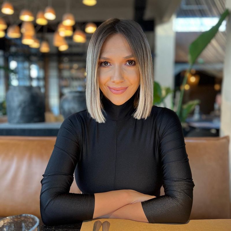 Adela Popescu 