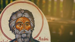 Sfântul Andrei 2022. De ce se pune usturoi la geamurile casei în noaptea de Sf. Andrei