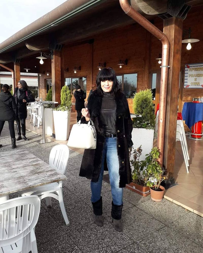 Mariana Moculescu Mariana Moculescu cont platformă pentru adulți