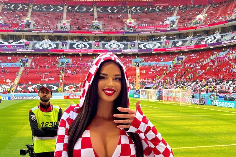 FOTO Ce riscă cea mai sexy fană de la Cupa Mondială, după ce s-a dezbrăcat &icirc;n Qatar