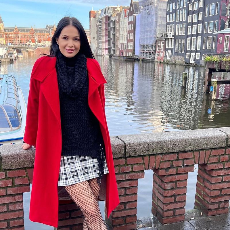 Dinu Maxer, &icirc;n lacrimi de ziua lui! Ce surpriză i-a pregătit Deea, &icirc;n Amsterdam. Nu multe soții ar fi de acord: &bdquo;Am participat la show-uri de striptease&rdquo;