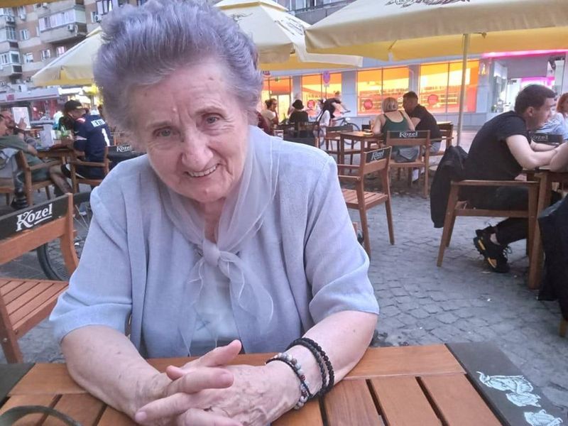 angela paveliuc olariu