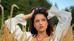 Cine este Oana Zara din serialul „Lia”. Biografie: studii, vârstă, carieră. Frumoasa actriță este iubita lui Bogdan Medvedi