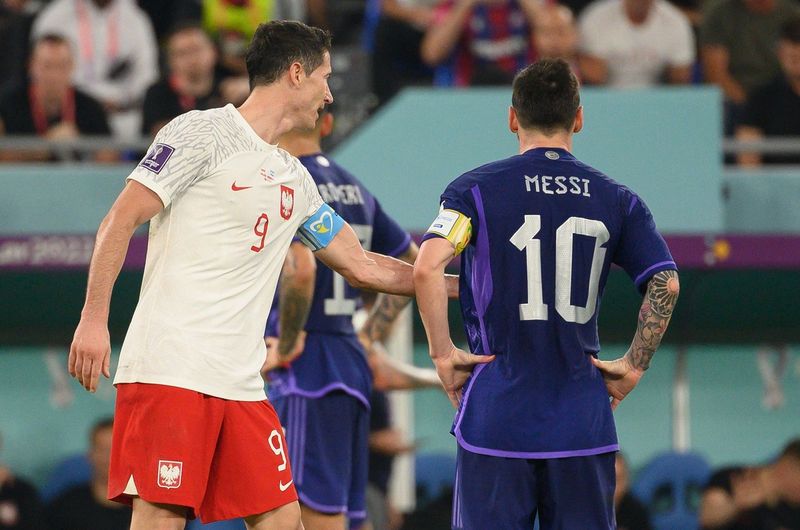 Ce i-a zis Messi lui Lewandowski la finalul meciului