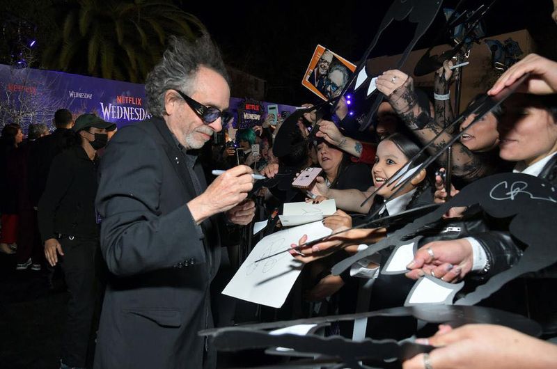 Ce spune Tim Burton, regizorul serialului Wednesday, despre România