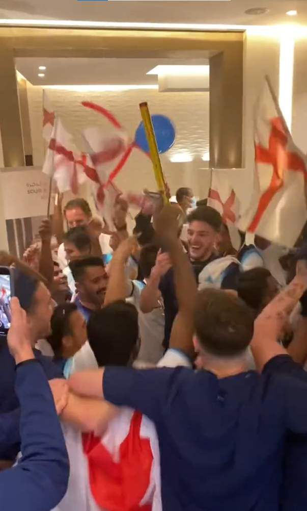 Anglia s-a calificat &icirc;n sferturile de finală ale Cupei Mondiale din Qatar 2022. Cum au petrecut jucătorii englezi la hotel