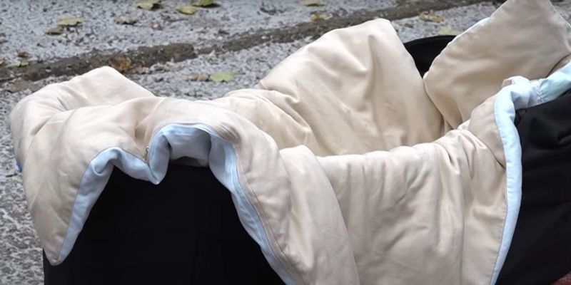 Bebeluș de 8 luni, abandonat în scara unui bloc din Bălți