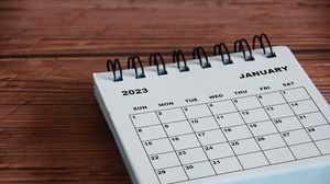 Zile libere ianuarie 2023. Află câte libere de la stat vor avea angajații români în prima lună a anului