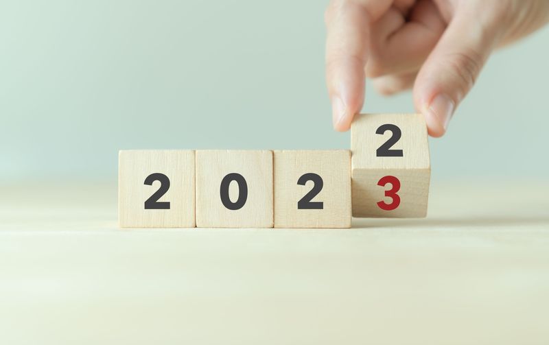 Zile libere ianuarie 2023. Află câte libere de la stat vor avea angajații români în prima lună a anului