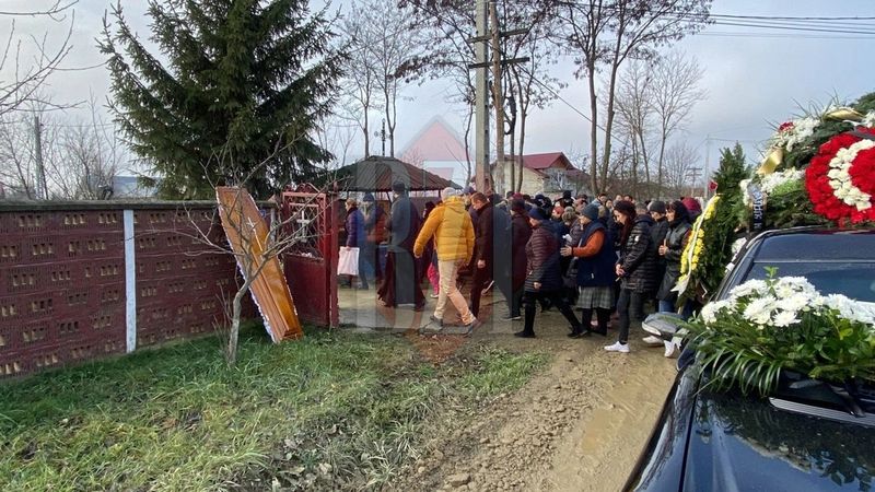 tragedie, mihaela, accident iasi, mama ucisa, inmormantare