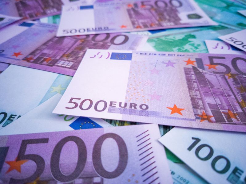 Curs valutar BNR, luni, 12 decembrie 2022
