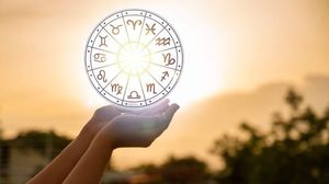 Horoscop zilnic, 14 decembrie 2022. Capricornii au parte de o surpriză ce le dă planurile peste cap, iar Leii întâlnesc o persoană nouă, care le pune inima pe jar