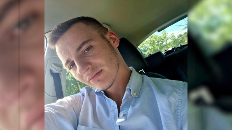 Ce s-a întâmplat în ultimele clipe de viață ale lui Marius, polițistul din Galați care și-a pus capăt zilelor?! Apropiații tânărului fac dezvăluiri uluitoare: „Cu vreo două, trei zile înainte...”