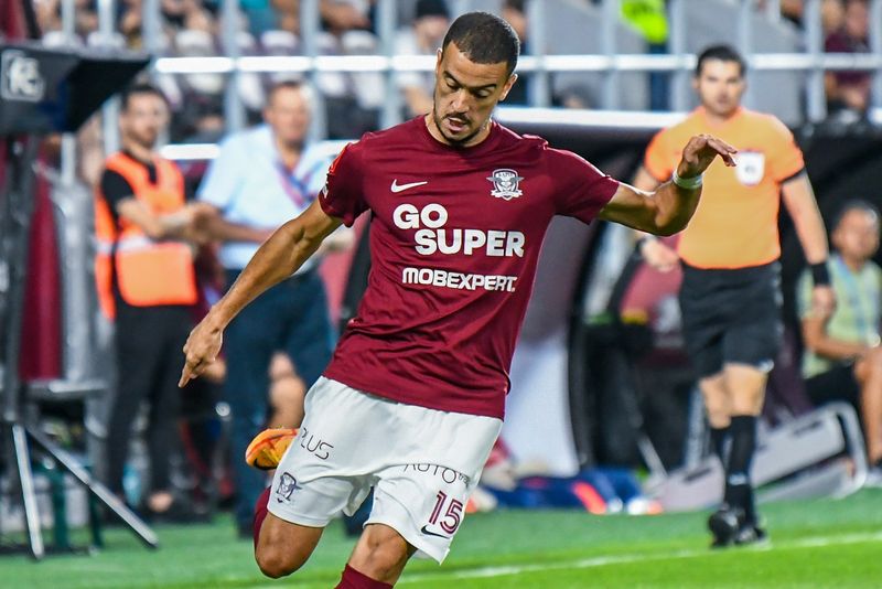 Mutu face curăţenie la Rapid! Trei jucători, daţi afară. 