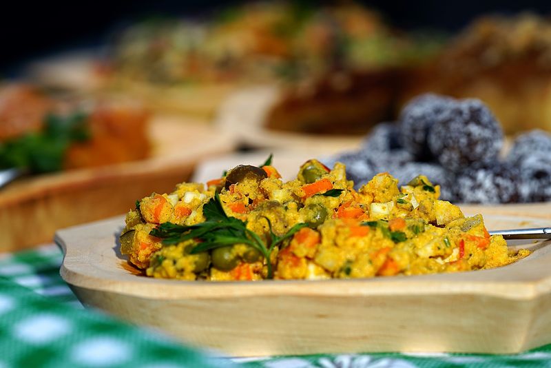 Rețetă salată de boeuf pentru Crăciun 2022. Vezi ingredientele necesare pentru un preparat de nota 10