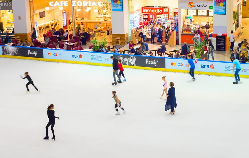 Programul mall-urilor și al marilor centre comerciale de Revelion 2023