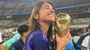 Antonela Roccuzzo l-a făcut să plângă pe Lionel Messi! Mesajul emoționant al soției lui imediat după ce Argentina a câștigat Cupa Mondială: ”Campionul meu!”