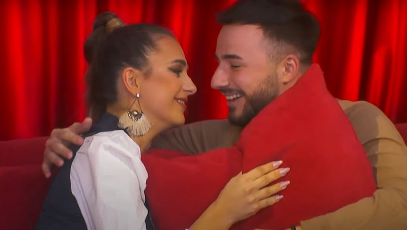 Radu și Natalia de la Casa Iubirii sărut