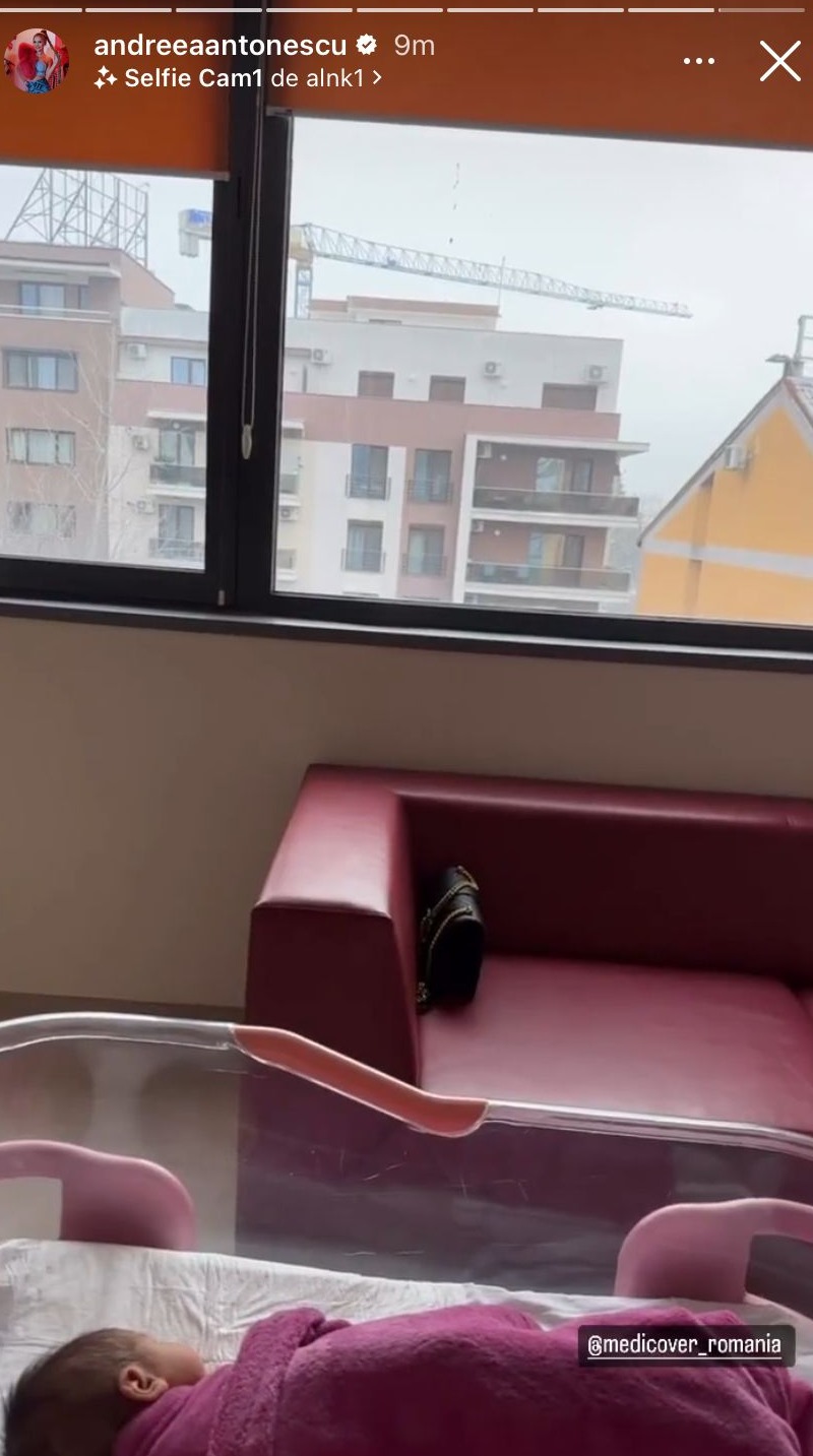 Andreea Antonescu, prima imagine cu fetița sa. Artista a născut &icirc;n urmă cu două zile