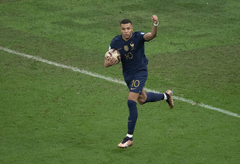 VIDEO Discursul lui Mbappe a ajuns &icirc;n presă! Iată ce le-a spus colegilor săi &icirc;n pauza finalei cu Argentina
