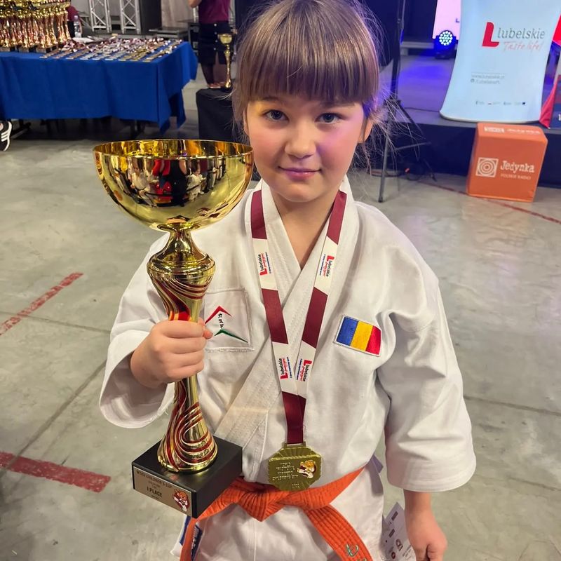 Alexandra Dincă, campioană mondială la karate la doar 7 ani