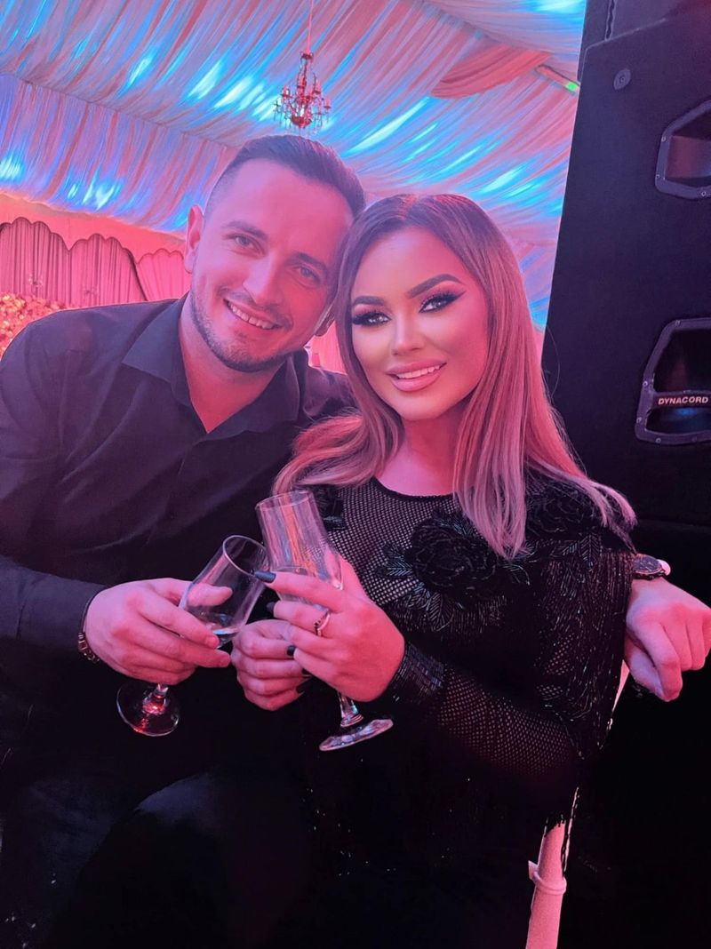 carmen de la salciua si marian corches