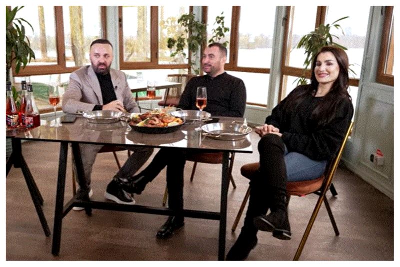 Paul Prescobar, Adiță Voicu