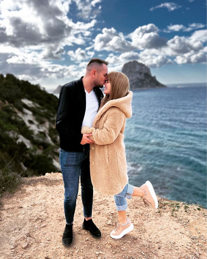 Carmen de la Sălciua, prima reacție după ce s-a zvonit că este însărcinată! Vedeta a spus tot adevărul, fără ocolișuri: „Simțim cu sufletul s-a umplut cu ceva”