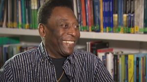 Pelé a murit