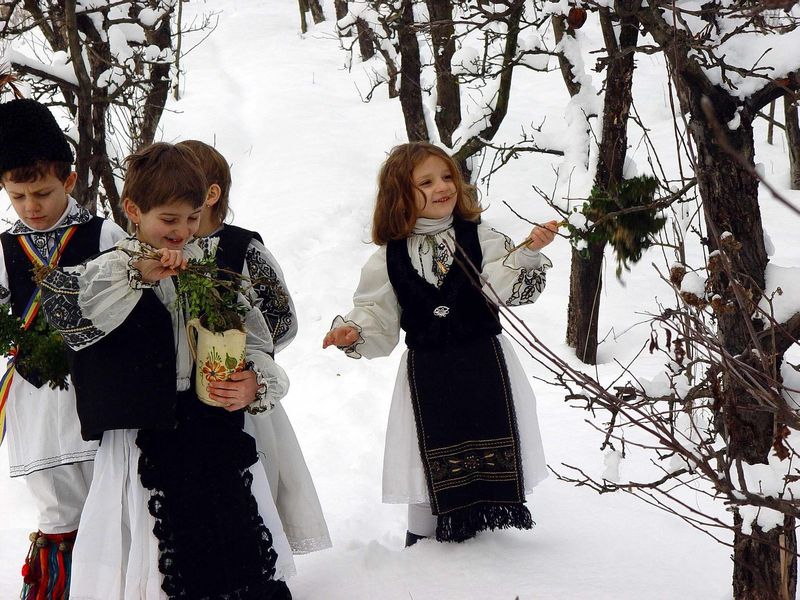 Calendar Creștin Ortodox, joi, 5 ianuarie 2023