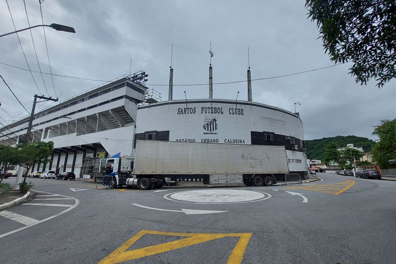 Pelé, înmormântat în cel mai înalt cimitir vertical din lume