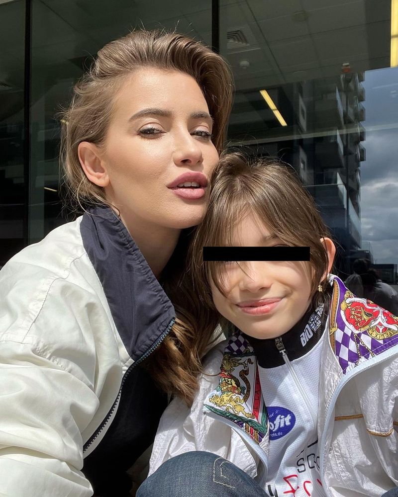 Iulia Albu și Mika, fiica sa