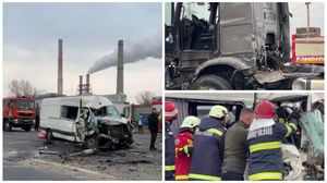 „I-a omorât pe ăștia, pe toți” Accident cumplit în Dolj! Două femei au murit pe loc, după impactul dintre un microbuz și un TIR