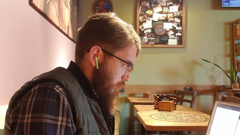 Adi, t&acirc;nărul de 25 de ani care s-a aruncat de la etajul 25