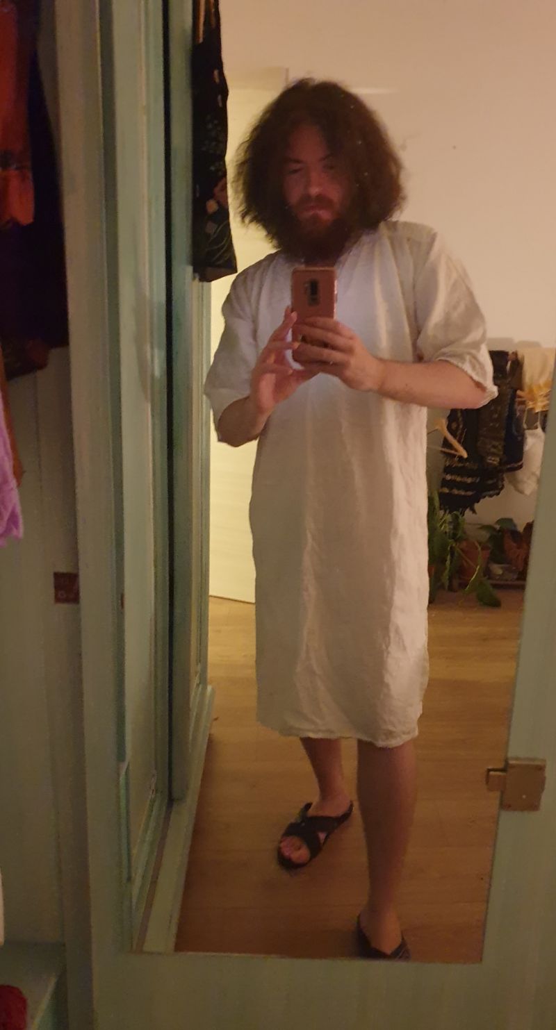 Adi, t&acirc;nărul de 25 de ani care s-a aruncat de la etajul 25