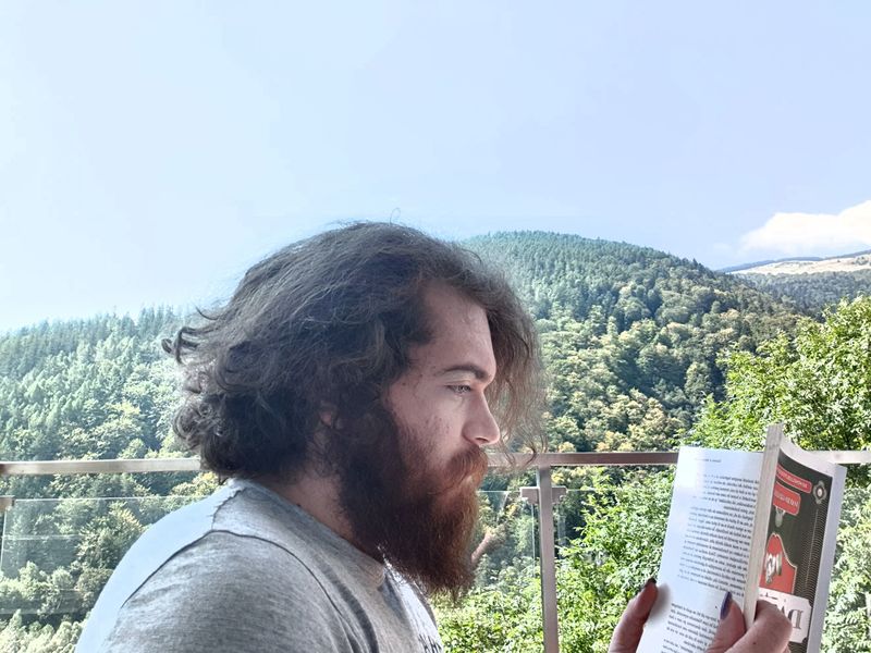 Sinucidere pictor 25 de ani Capitală