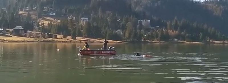 Mihai a căzut dintr-o hidrobicicletă în timp ce se plimba pe lacul Colibița este de negăsit! Băiatul era însoțit de doi prieteni: „Nici acum nu-mi vine să cred”