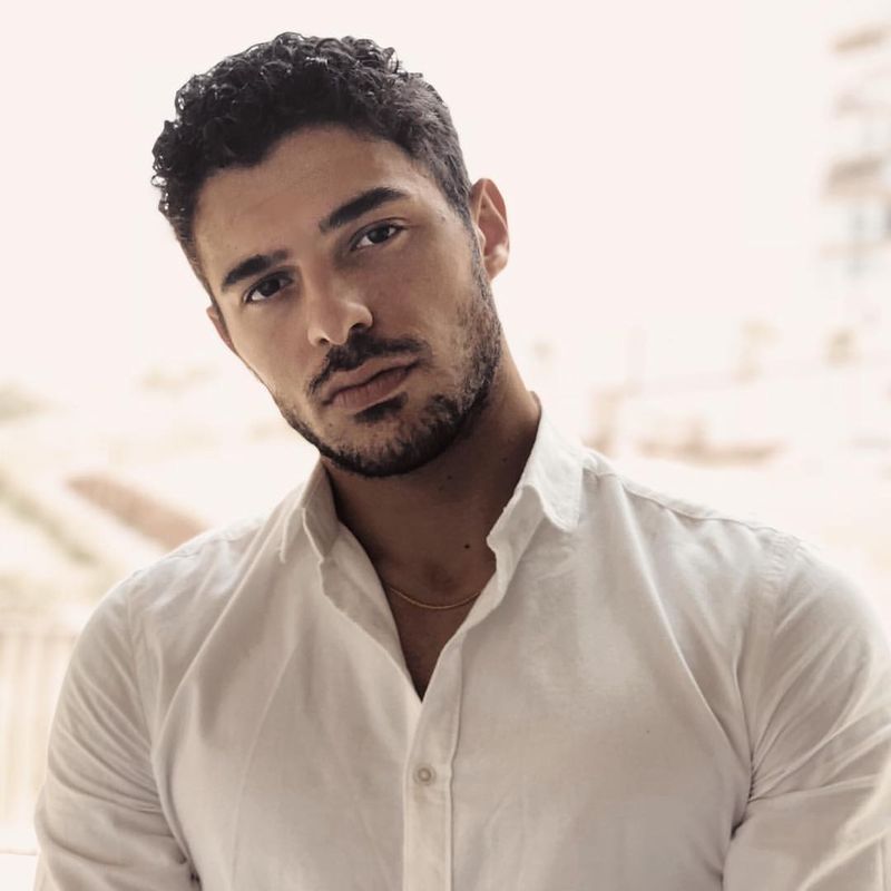 Halit &Ouml;zg&uuml;r Sarı actor