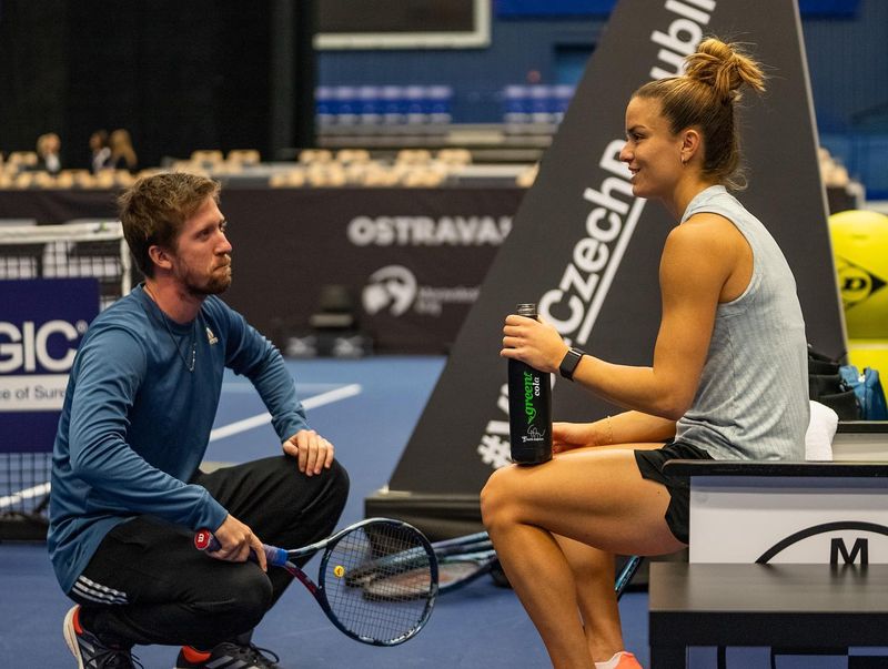 &quot;Îţi iau gâtul! Arzi în iad!&quot;. O jucătoare din Top 10 WTA a cedat nervos pe teren, chiar în finală
