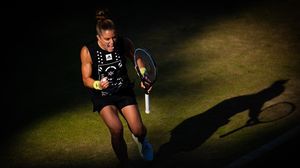 "Îţi iau gâtul! Arzi în iad!". O jucătoare din Top 10 WTA a cedat nervos pe teren, chiar în finală